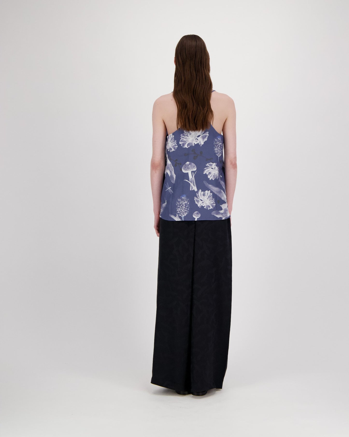 Night Shadow Blue / White