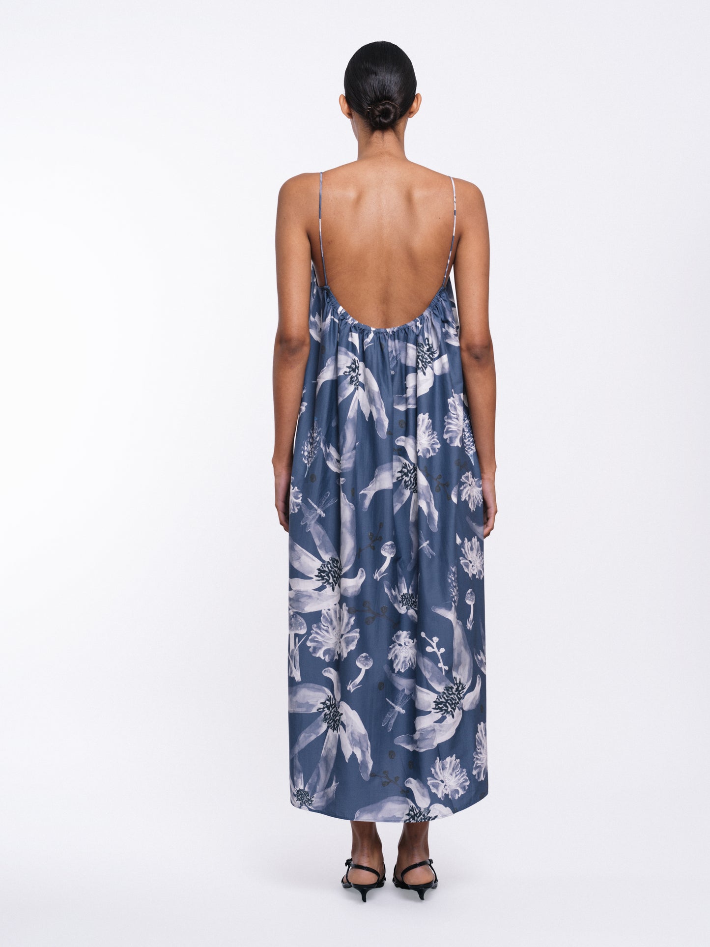 Night Shadow Blue / White